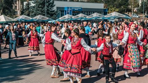 Отличительные особенности торжественных мероприятий в разных культурах