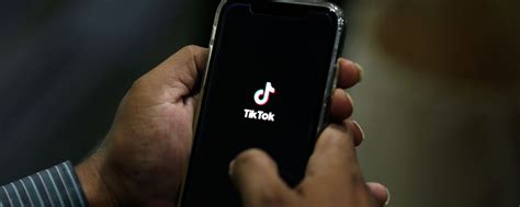 Регистрация аккаунта TikTok на смартфоне Apple в своей стране